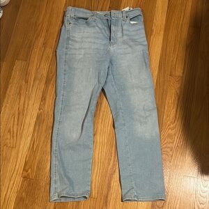 Women’s Levi signature high rise straight Jean size 4